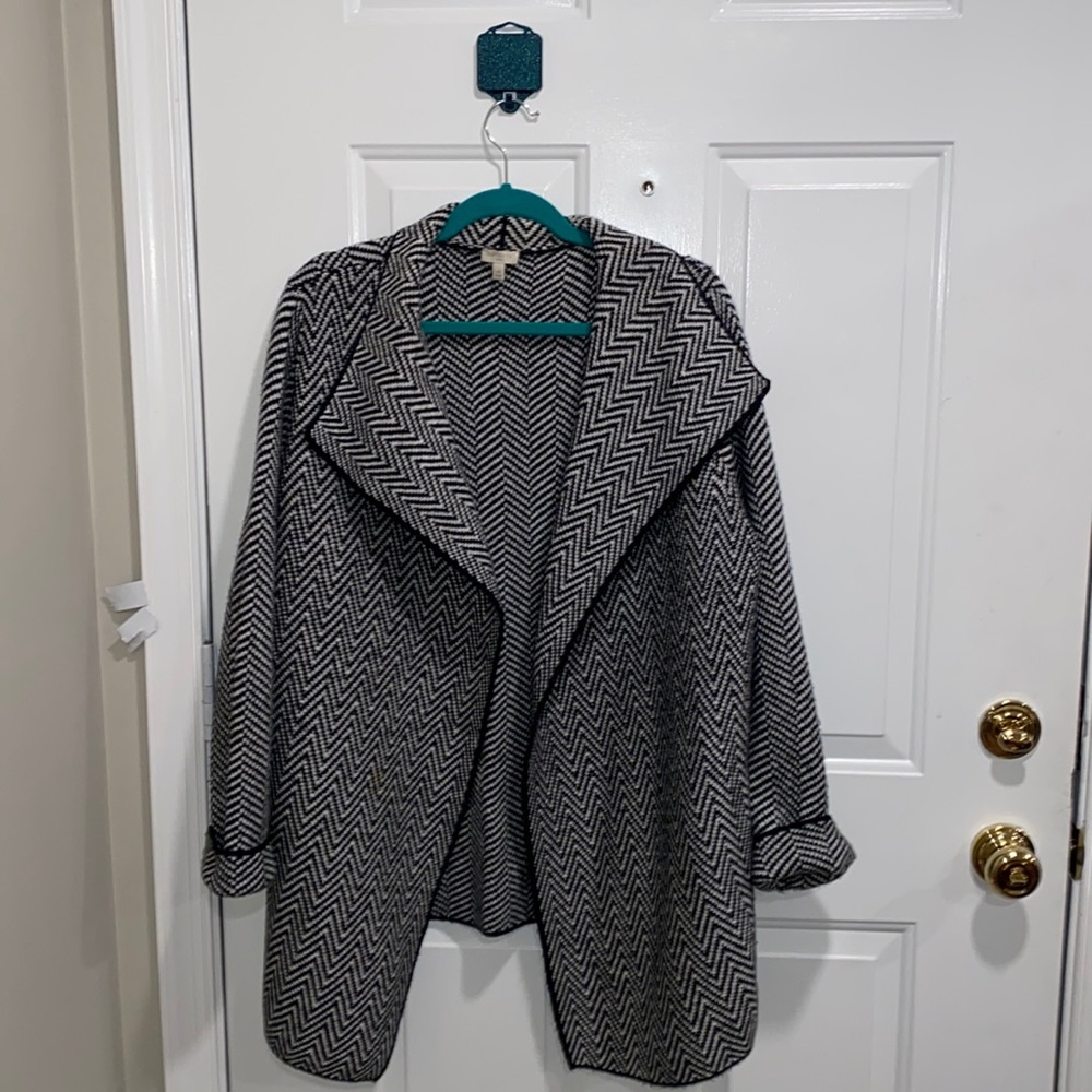 Talbots 2x black/white sweater jacket. Jacket is a loose fit and drapes nicely.